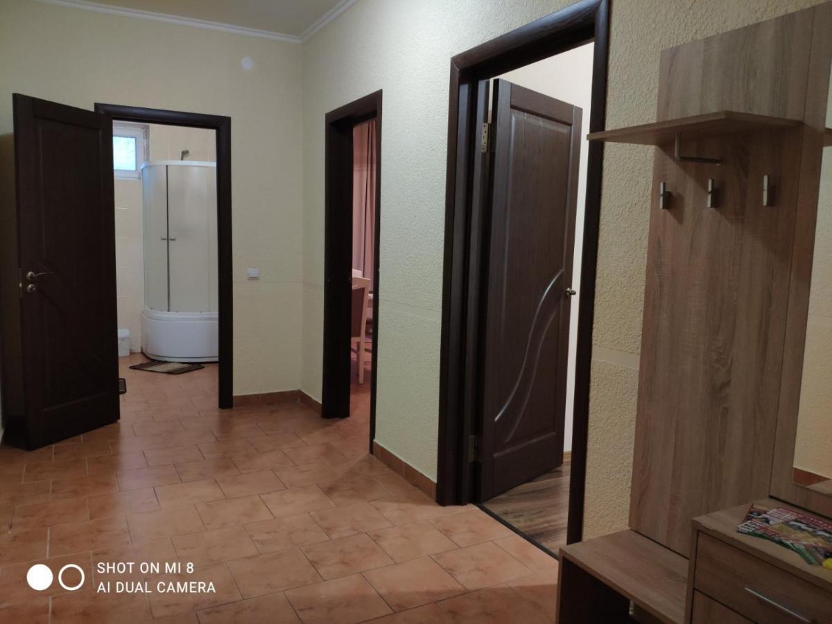 Apartments Domovik Мостова 5 Кв 44 Mukacheve Exterior foto